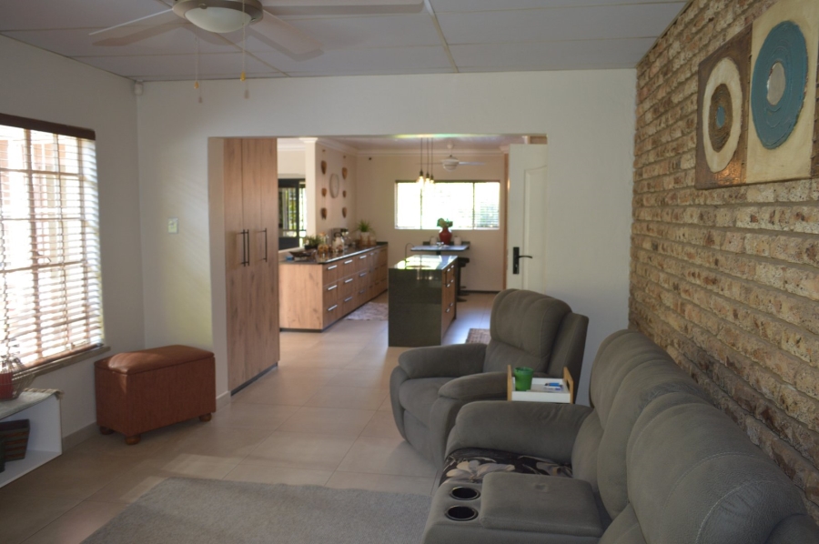 3 Bedroom Property for Sale in Wilkoppies North West